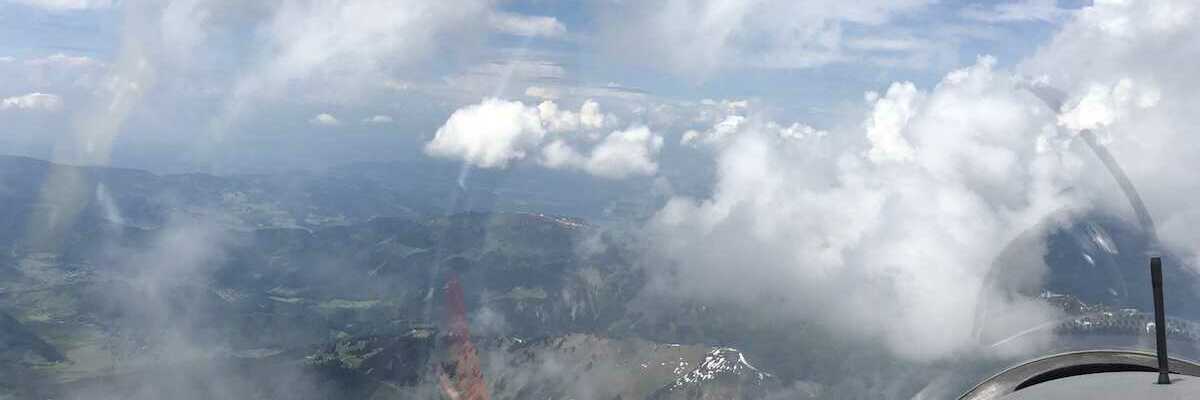 Flugwegposition um 12:17:15: Aufgenommen in der Nähe von Gemeinde Schoppernau, Österreich in 2628 Meter